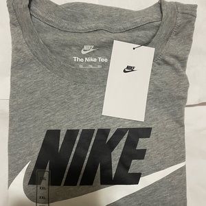 GREY AND WHITE&BLACK NIKE T SHITT 2 XL